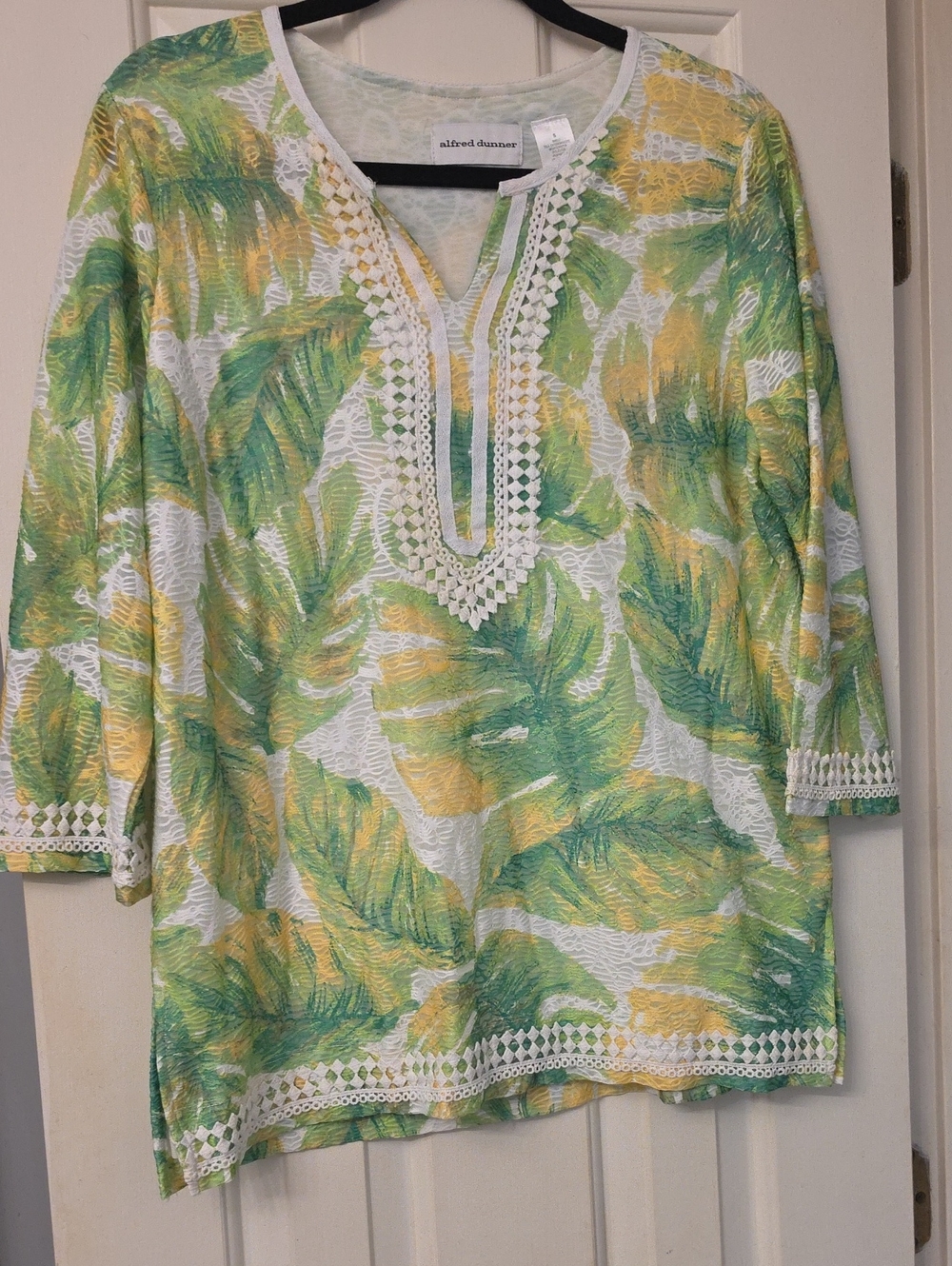 Alfred Dunner Green and Yellow Leaf-Print Crochet-Trim Tunic Top Size Small
